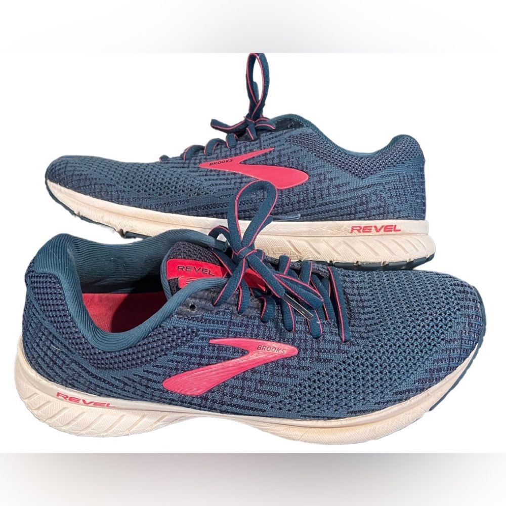 Brooks Revel 3 womens athletic shoes size 10